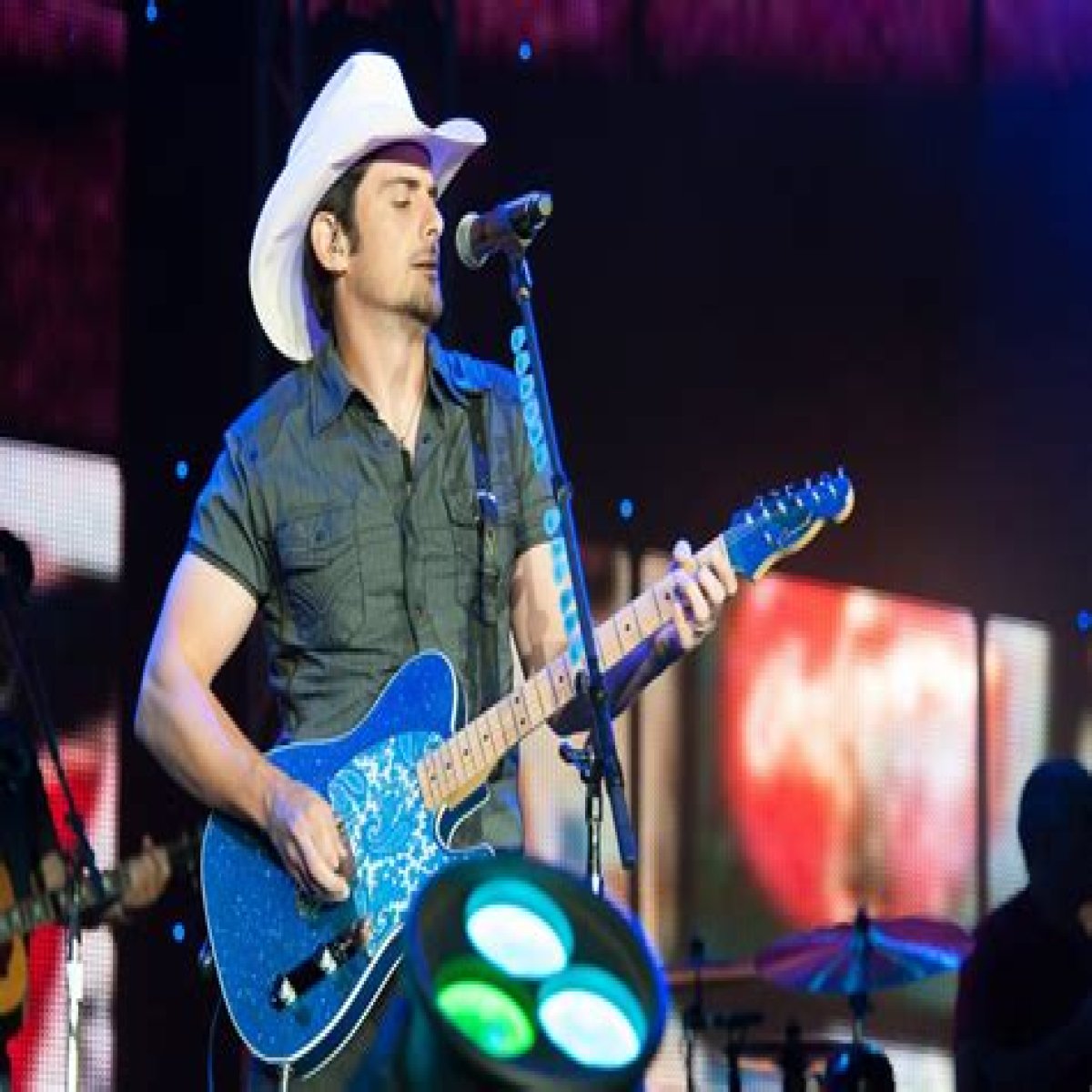 Brad Paisley Net Worth: Details About Singing, Home, Assets, Age, Career - SarkariResult