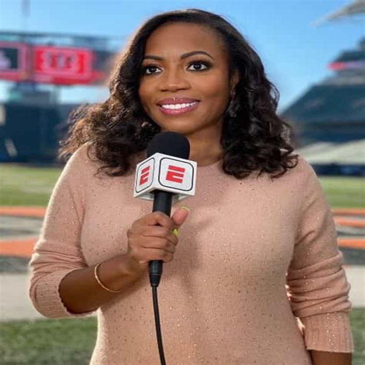 Kimberley Martin , Husband, Age, Net worth, Bio, Wiki, Salary, Birthday, ESPN, Married, Children