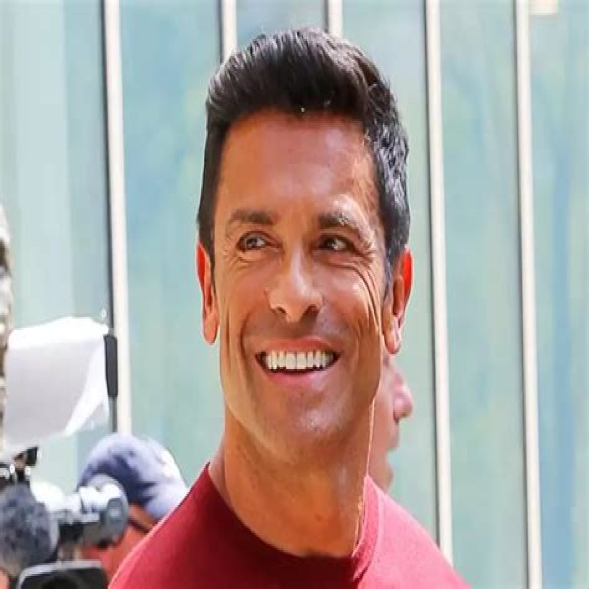 Mark Consuelos' Earnings on Live: A Comparative Look with Kelly Ripa - SarkariResult