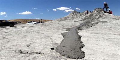 Volcano Flow of Martian Mud Similar to Toothpaste Boiling
