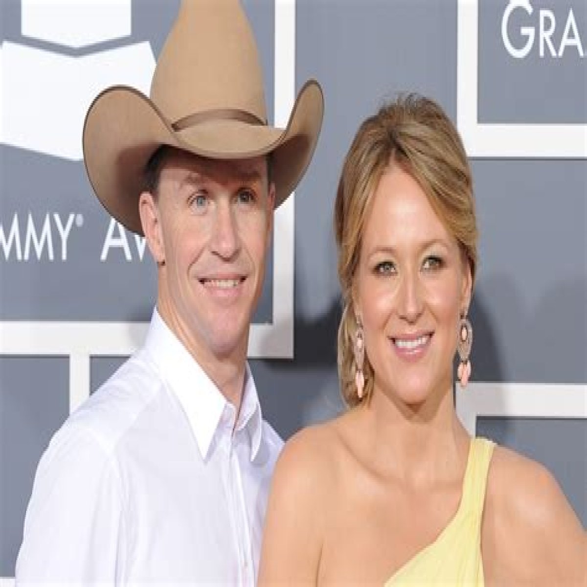 What Is Jewel Kilcher’s Relationship Status? Details On American Singer Jewel Kilcher Ex-Husband The Talks Today